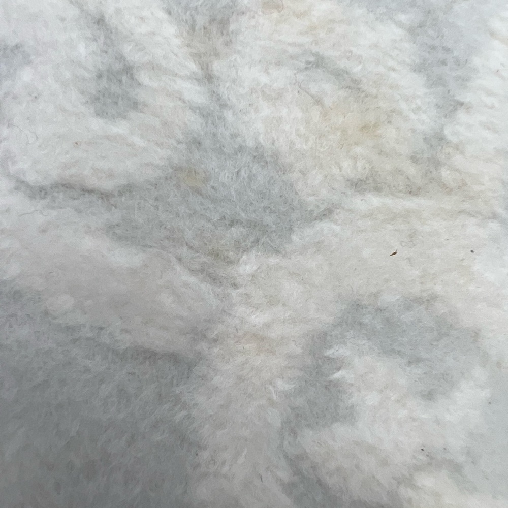 YSL Blanket - Picture 3 of 3